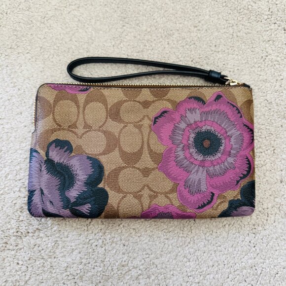 Coach x Kaffe Fassett Large Corner Zip Wristlet In Signature Canvas, NWT - Picture 3 of 5